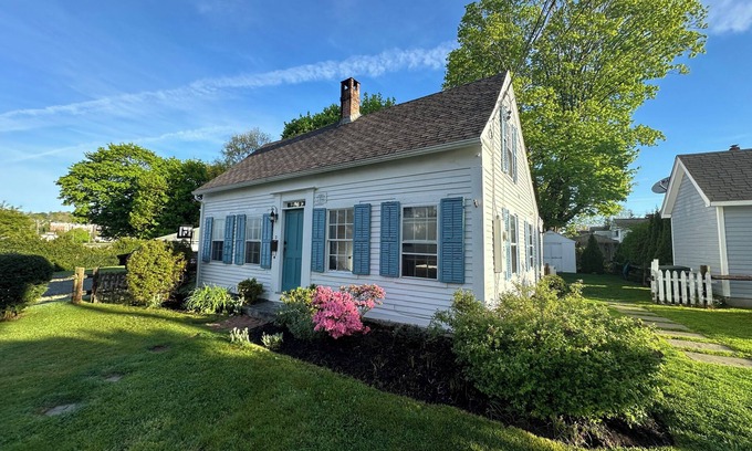 Mystic - New London House | Charming Historic House in Downtown Mystic