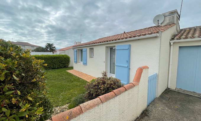 Chateau-d'Olonne House | Charming House with Enclosed Garden, Terrace, Near Beach