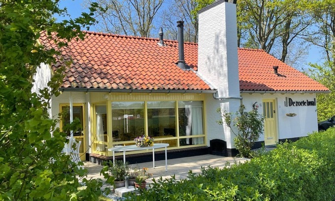 Koudekerke House | Charming holiday home, right behind the dunes, in Koudekerke/Dishoek for eight people
