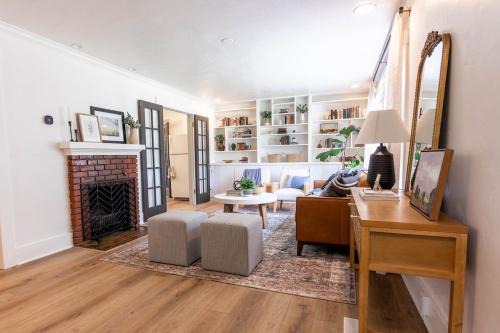 Burley House | Charming Home, 9 Beds, Home Gym
