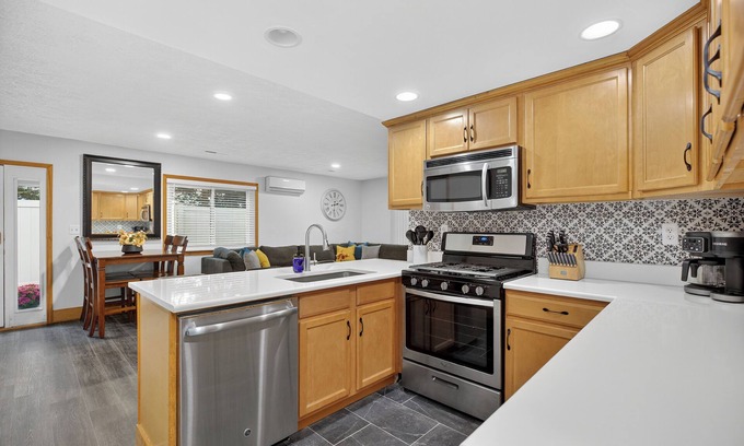 Lake Orion House | Charming Home in Lake Orion-King Bed, Well-Equipped Kitchen, Patio w/Fenced Yard