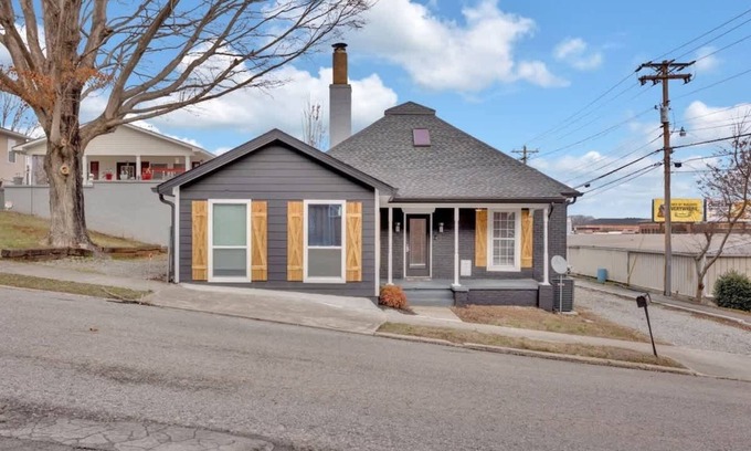 Lenoir City House | Charming Home in Lenoir City