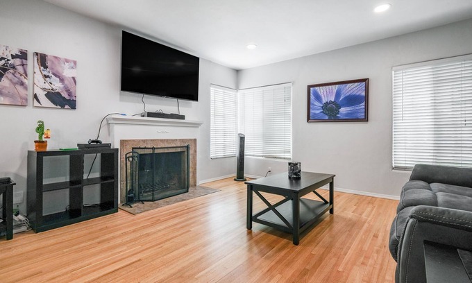 Fullerton House | Charming Home Near Disney!