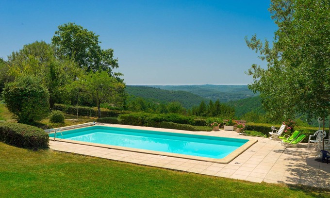 Cahors House | CHARMING HOUSE, LARGE HEATED POOL, SUPERB VIEW AND LARGE LAND