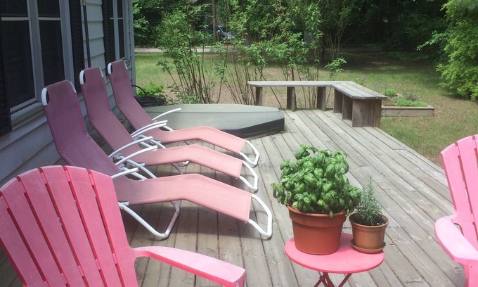Harbert House | Charming House walking distance to the beach and bakery!