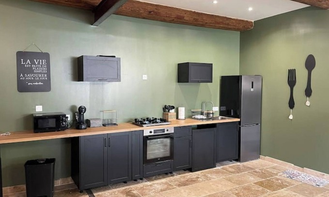 Monteux House | Charming house with swimming pool