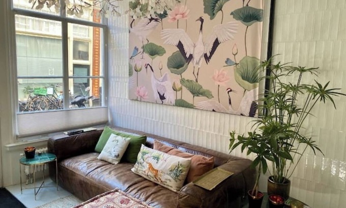 Canal Ring Apartment | Charming Jordaan Garden Apartment - Stylish Stay in the Heart of Amsterdam