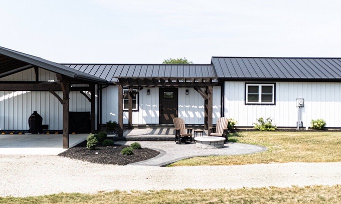 LaGrange Cottage | Charming LaGrange 3-bedroom cottage less than 10 minutes from Shipshewana, IN!
