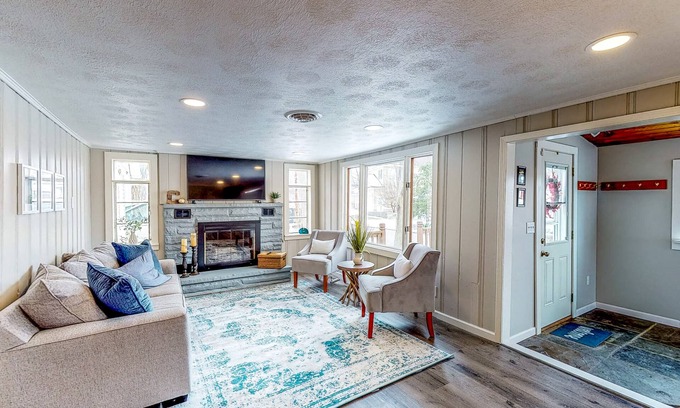 Canandaigua House | Charming lake view home w/easy lake access, full kitchen, and smart TV