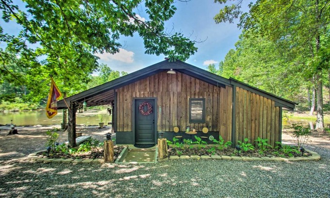 Ridge House | Charming Lakefront Cabin Fish, Hike and More!