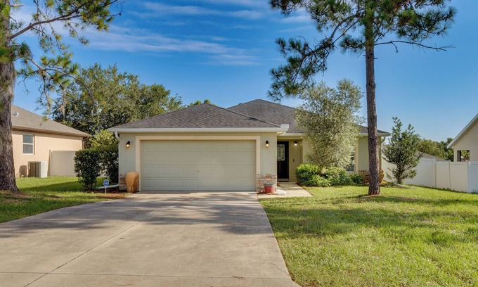 Leesburg House | Charming Leesburg Getaway w/Screened Porch!
