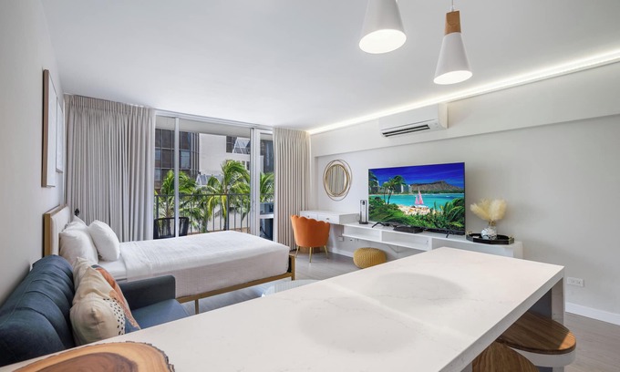 Waikiki Condo | Charming Marine Surf Studio with Full Kitchen, AC, Wifi, & 1 Assigned Parking