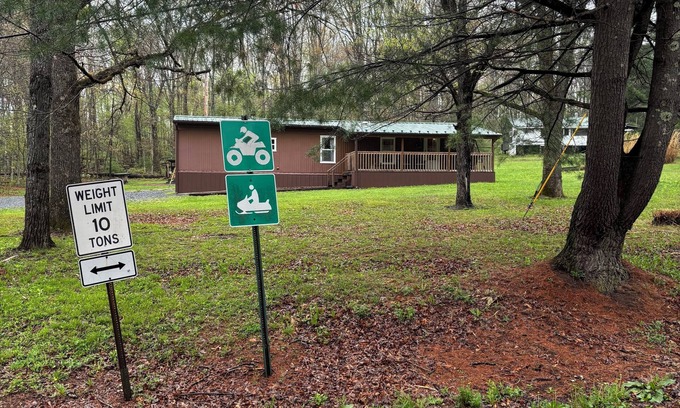Hyner House | Charming mobile home with WiFi and AC in lovely Cross Fork.