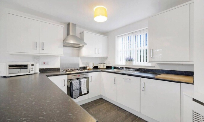 Stockton-on-Tees House | Charming Modern Home, Near High Street, Sleeps 5