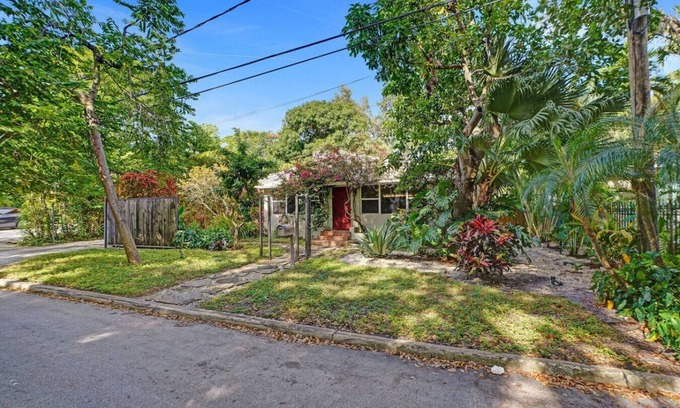 Northeast Miami House | Charming Morningside Bungalow