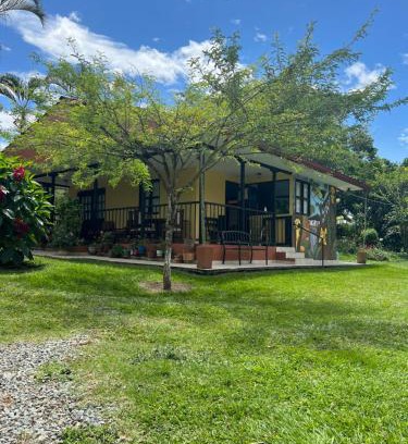Armenia House | Charming Nature House/Finca Tradicional Cafetera