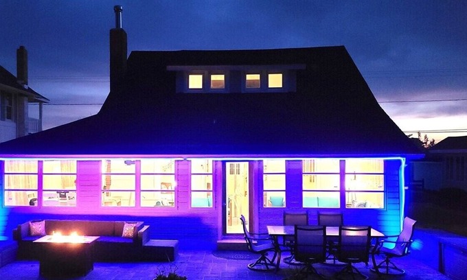 Slaughter Beach Cottage | CHARMING NEW WATERFRONT | Dog Friendly | Great Views | Walk to Beach | Clean