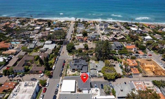 Del Mar Apartment | Charming Ocean View 2-bedroom apartment with AC in Del Mar!