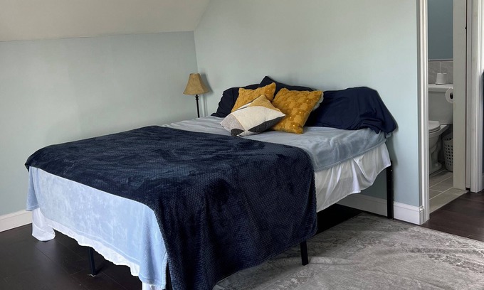 Fairhaven Cottage | Charming ocean view cottage with AC in Fairhaven - 2 bedrooms available
