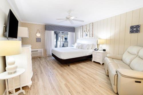 Litchfield by the Sea Apartment | Charming Oceanview King Efficiency on the 2nd Flr