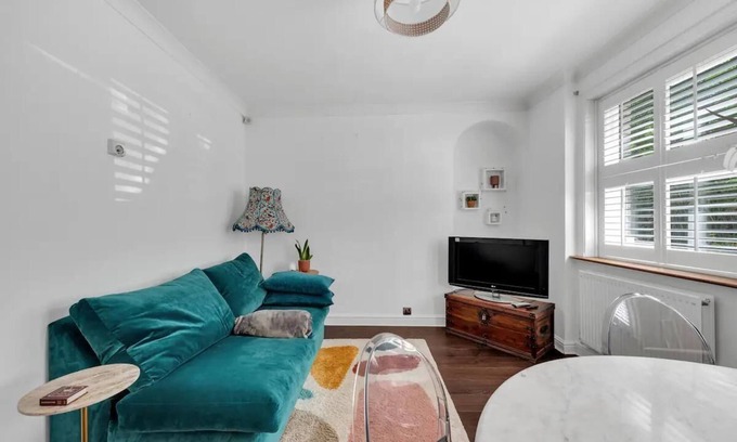 Crystal Palace Apartment | Charming one bed flat with a lovely shared garden