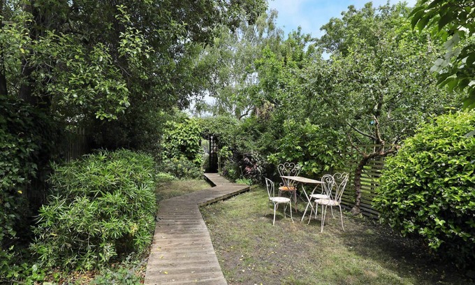 Brockley House | Charming & Peaceful Family Home near Greenwich