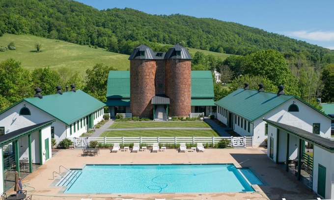 Warm Springs Cottage | Charming Pet-Friendly Cottage with access to Old Dairy Complex