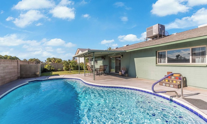 North Mountain House | Charming, pet friendly 3-bedroom house with pool, AC & garage, in sunny Phoenix