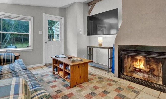Albrightsville House | Charming Pocono Rancher | Fireplace | Lake Access