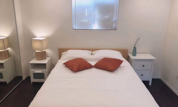 Alhambra House | Charming private bedroom in amazing Alhambra with WiFi, AC