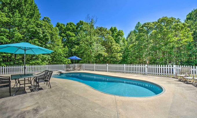 Gainesville House | Charming Ranch-Style Home Near Lake Lanier!