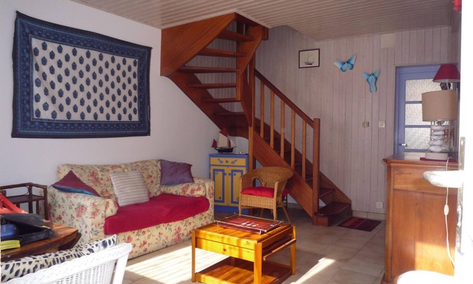 Les Sables d'Olonne House | Charming Renovated Fisherman's House with Courtyard, 50m from the Sea