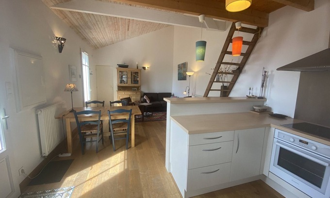 Fouras House | Charming Renovated Home Near Beach with Garden & BBQ, Sleeps 4+1