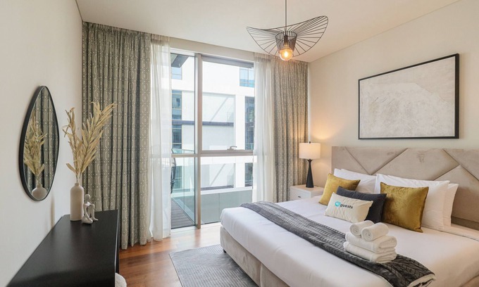 Al Wasl Apartment | Charming Retreat in CityWalk With Balcony and Pool