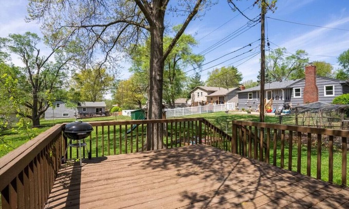 Overland Park House | Charming Retreat in Overland Park: Your Perfect Short-Term Getaway in Kansas