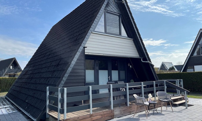 Fedderwardersiel House | Charming roof-only house for up to 6 people in Fedderwardersiel. Deichnah.