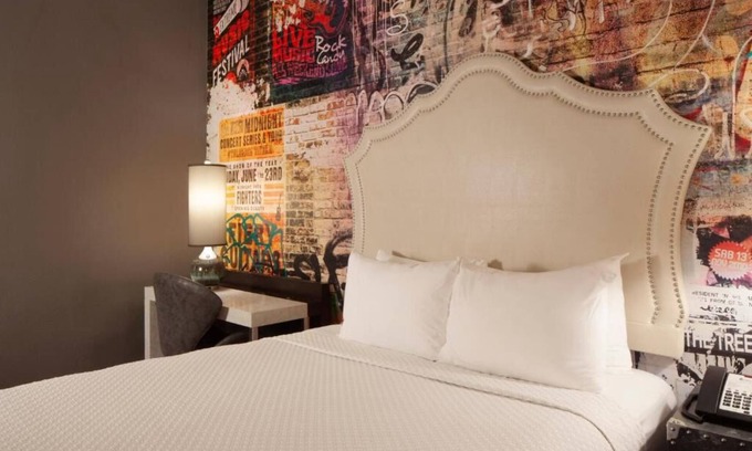 Midtown Hotel | Charming Room Just Steps Away from The Fox Theater - Prime Location!