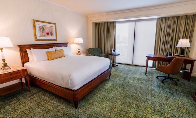 Civic Core Hotel | Charming Room with Outdoor Pool Oasis | 1 Minute Walk from Gaslamp
