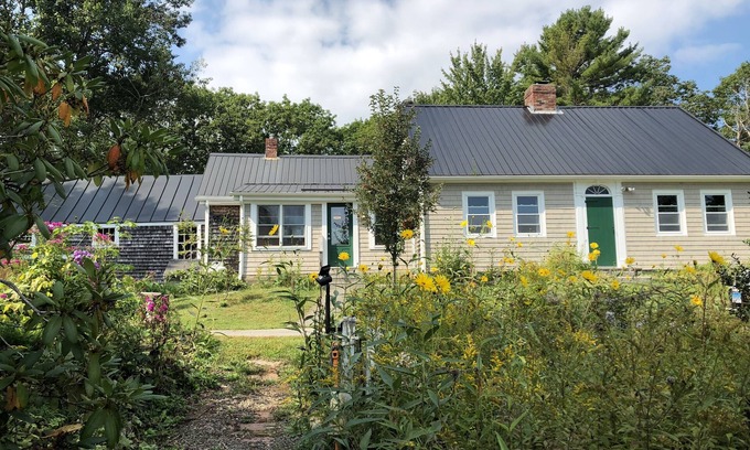 Sandy Point House | Charming Sandy Point Home
