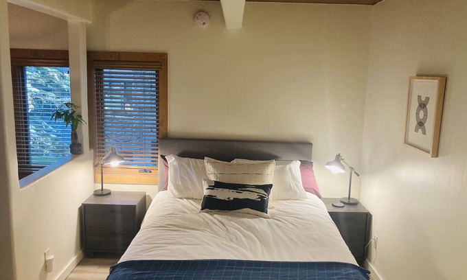 Snowmass Village Apartment | Charming slopeside condo with pool