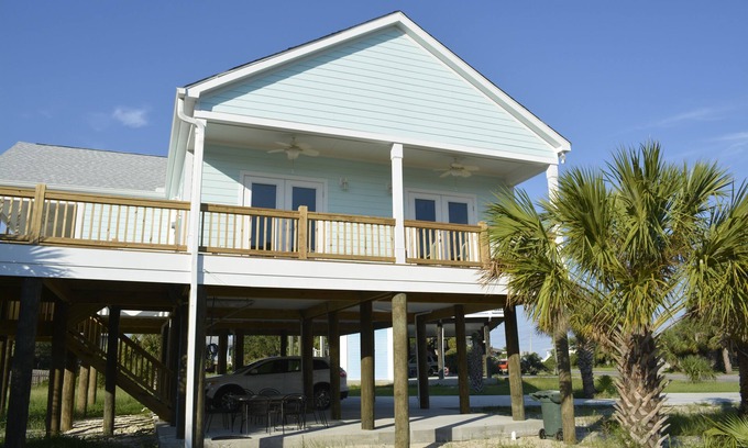 Pensacola Beach House | Charming Sound Side Beach Home