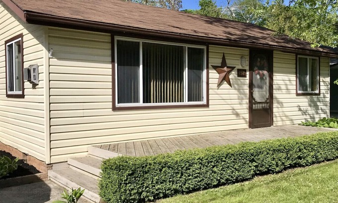 Southampton Cottage | Charming Southampton Cottage - just steps to South Beach!