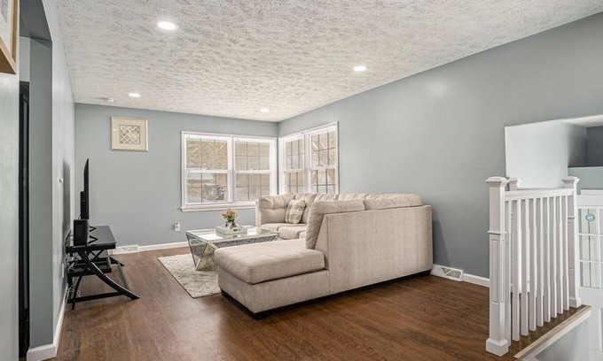 North Central Omaha House | Charming & Spacious 5-Bedroom Centrally Located