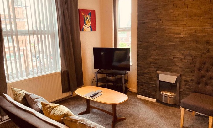 Kidderminster Apartment | Charming Spacious Apartment, Kidderminster