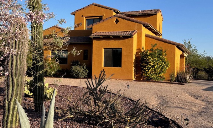 County Island House | Charming Spanish-style 2-bed 1.5-bath guest house in Mesa Desert Uplands