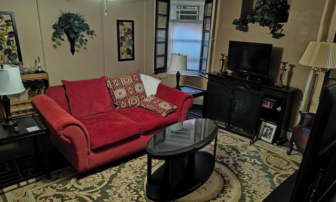 Dayton Apartment | Charming St Anne's Hill apartment in vibrant Dayton