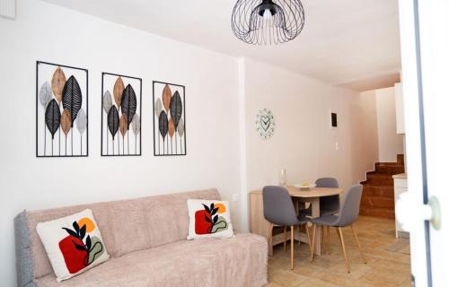 Sitia Apartment | Charming Stian Maisonette in Heart of the City