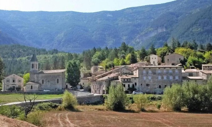 Savoillan House | Charming stone cottage, Savoillans