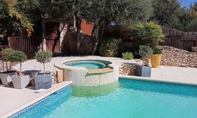 Montfrin House | Charming stone