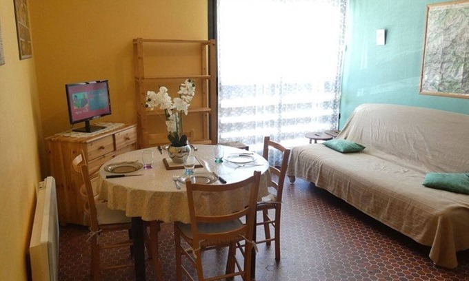 Pla d'Adet Apartment | Charming Studio for 4 in Saint-Lary-Soulan - Near Slopes, Parking, South-West Exposure